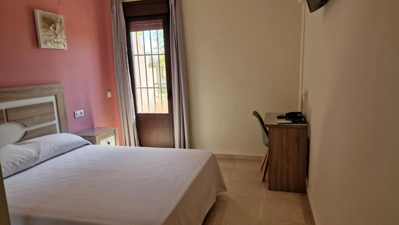 Hotel Nuevo Espartinas Exteriör bild